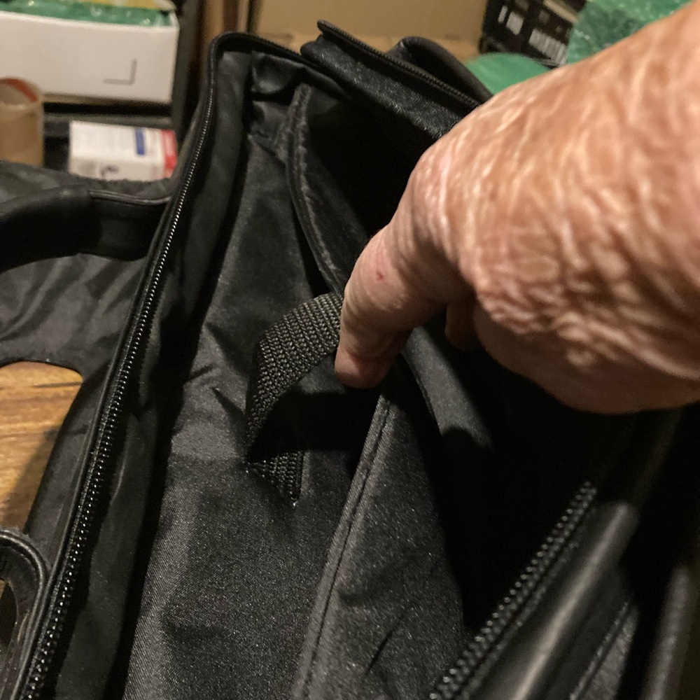 Apollo black leather briefcase/messenger bag - Picture 9 of 14